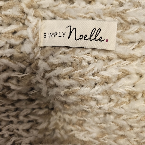 Simply Noelle Chunky Knit Infinity Scarf - Picture 4 of 5